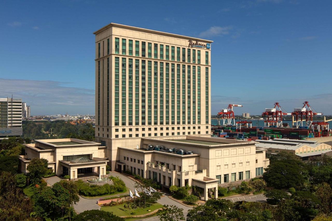 Radisson Blu Cebu Hotel Exterior photo